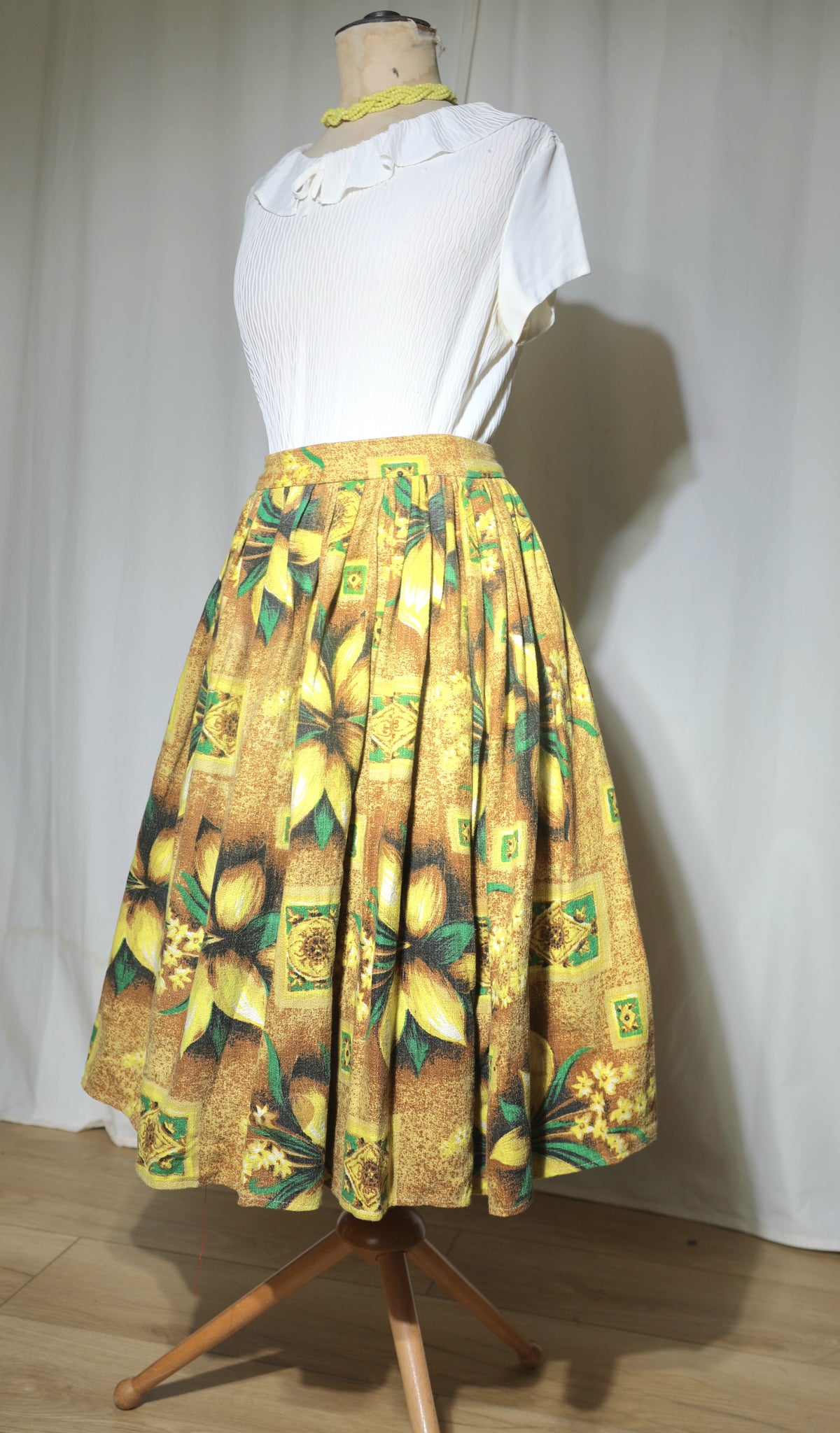 Handmade Vintage Fabric Skirt Tiki Yellow Sz 12 W30